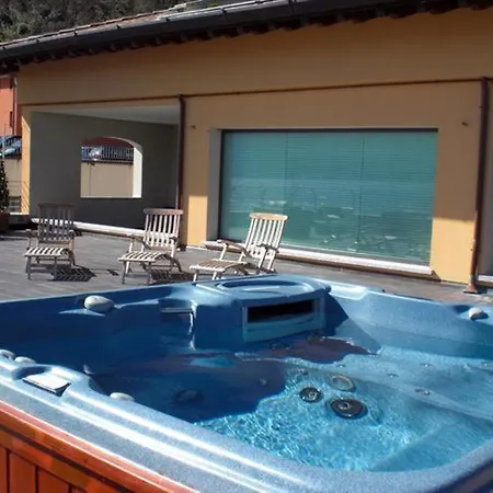 Sleeps 18 Air Con * Μενάτζιο