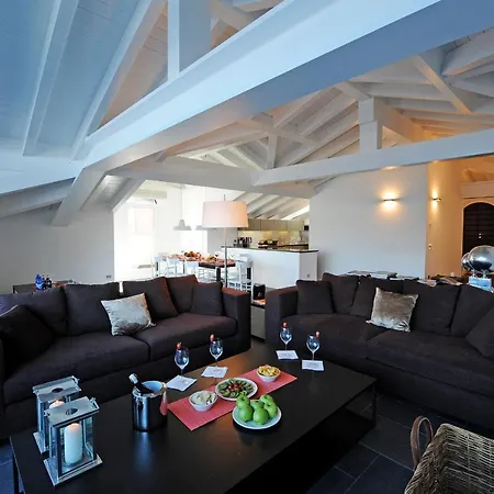 Sleeps 18 Air Con * Μενάτζιο