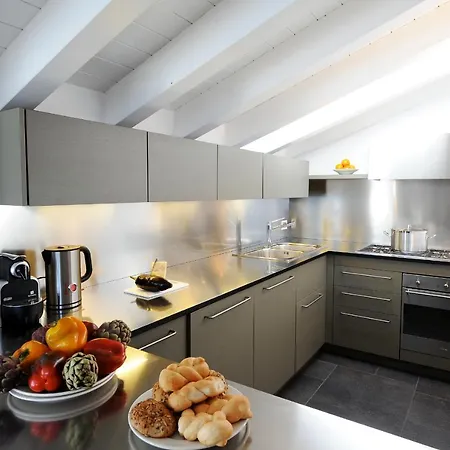 Sleeps 18 Air Con Μενάτζιο